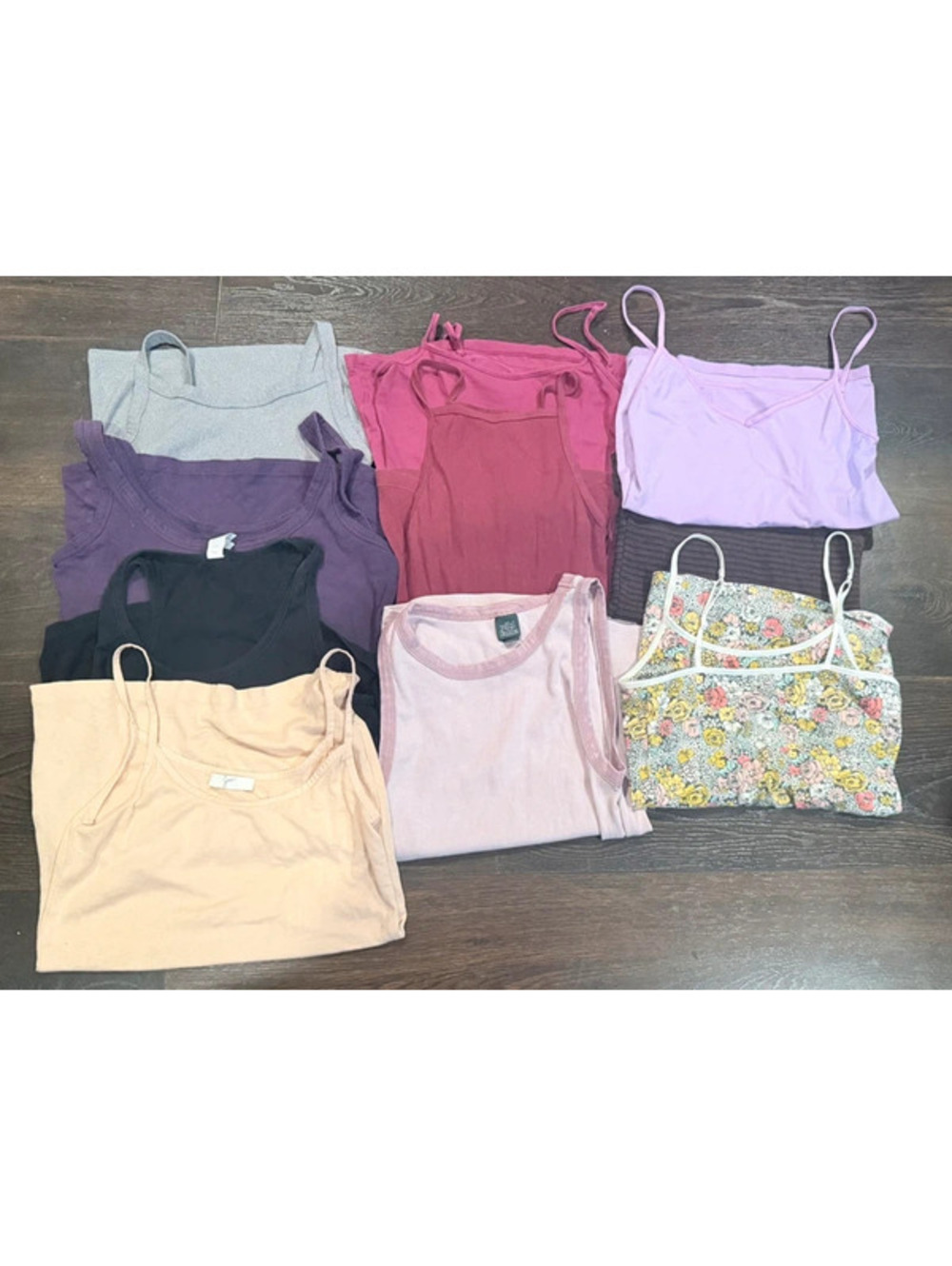 10 Women’s Tank Tops Lot Mostly Size XS Mixed Brands T8